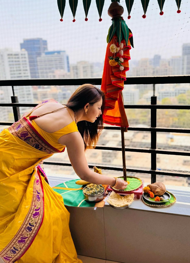 Gudi Padwa 2024: Celebrities Celabrating Gudi Padwa - Sakshi16