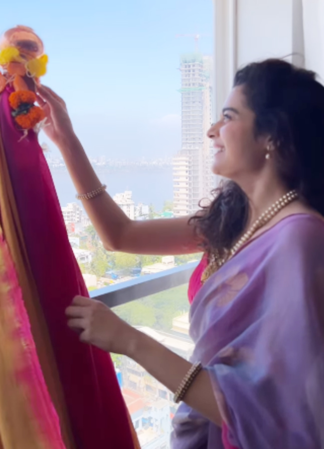 Gudi Padwa 2024: Celebrities Celabrating Gudi Padwa - Sakshi9