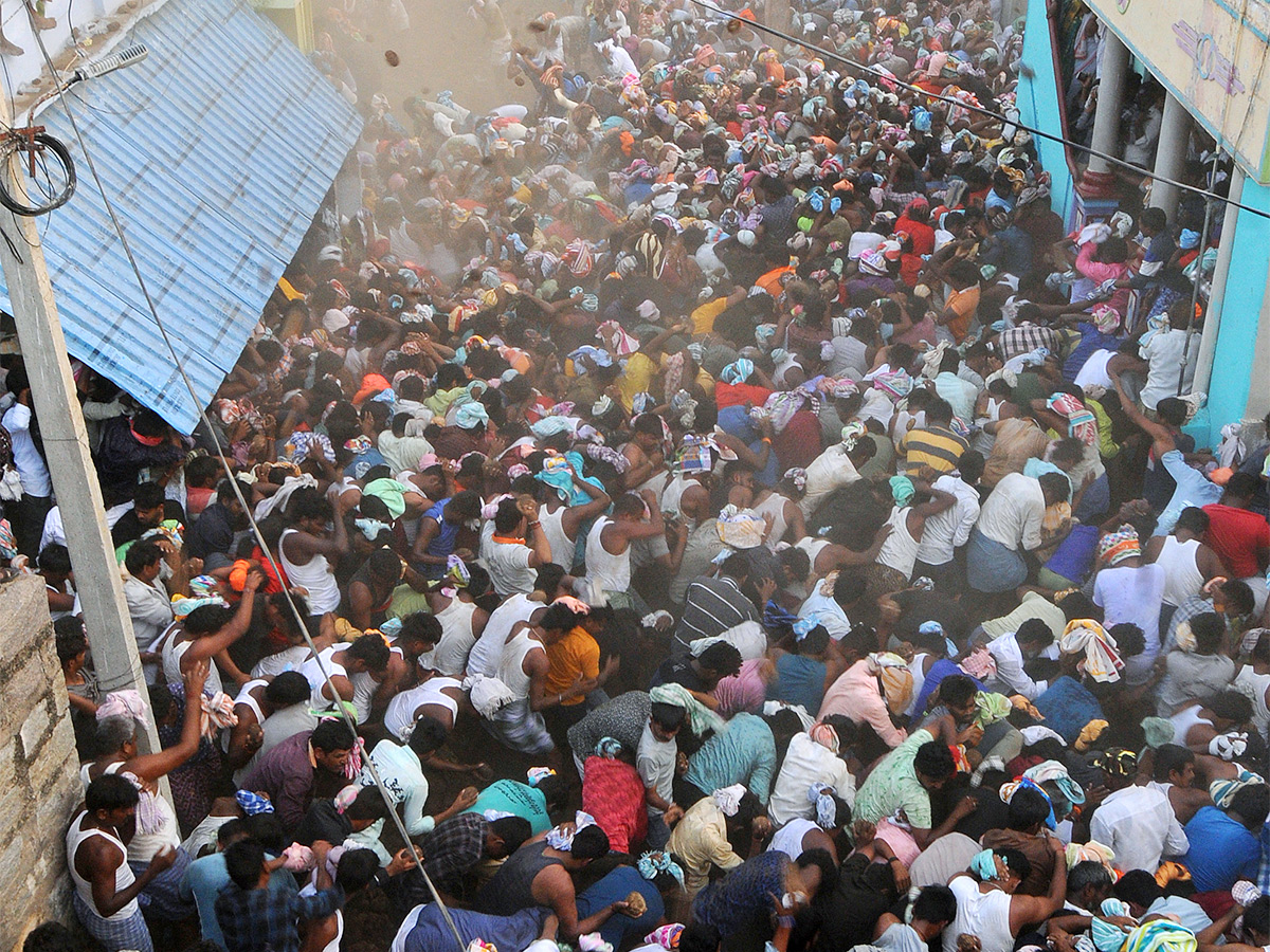 Pidakala Samaram Festival In Kairuppala Photo Gallery - Sakshi9