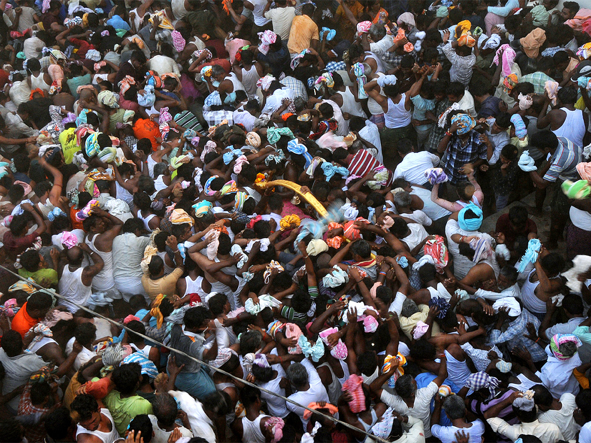 Pidakala Samaram Festival In Kairuppala Photo Gallery - Sakshi4