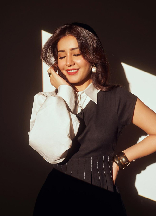 Rashi Khanna Is Beautiful In Any Outfit - Sakshi10