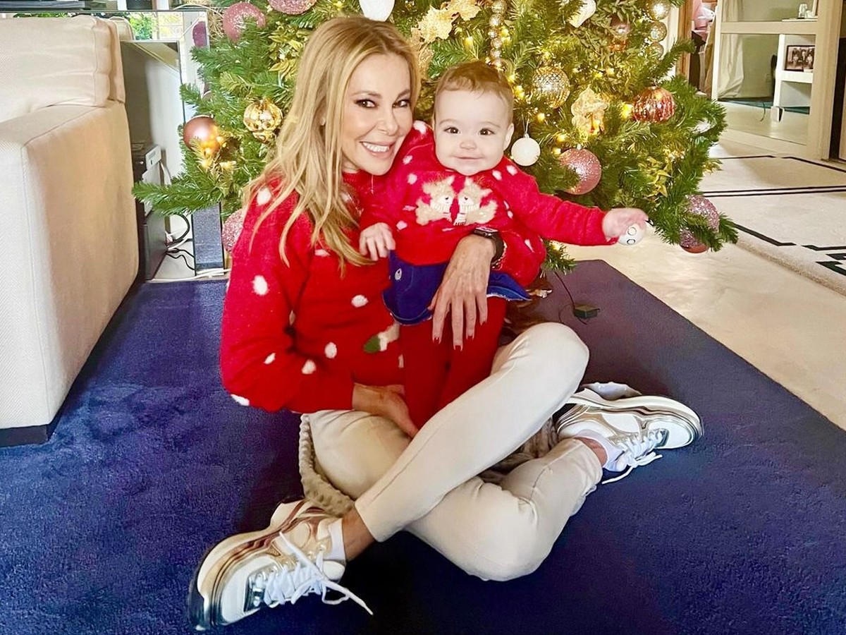Spanish Actress gave birth to baby with his late son sperm - Sakshi15