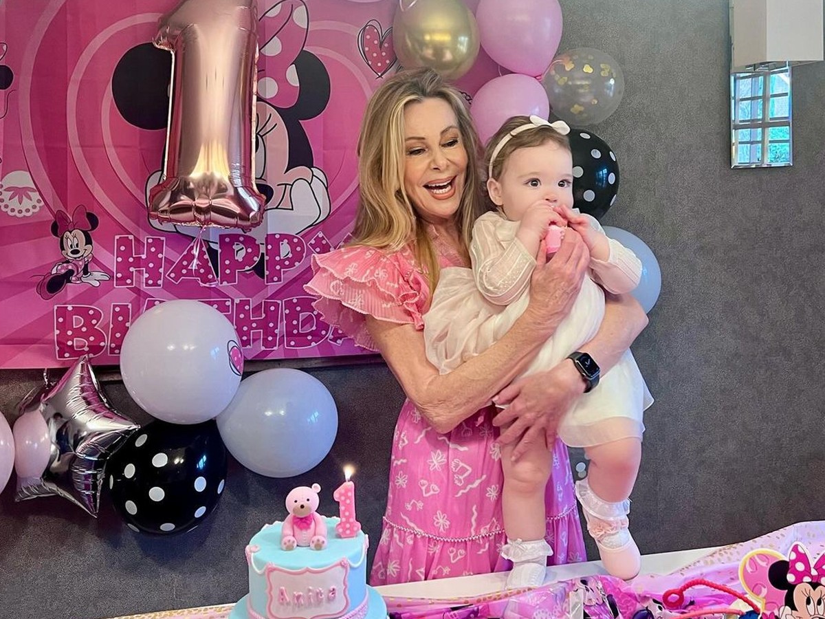 Spanish Actress gave birth to baby with his late son sperm - Sakshi5