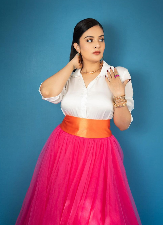 Anchor Sreemukhi Beautiful Photos - Sakshi8