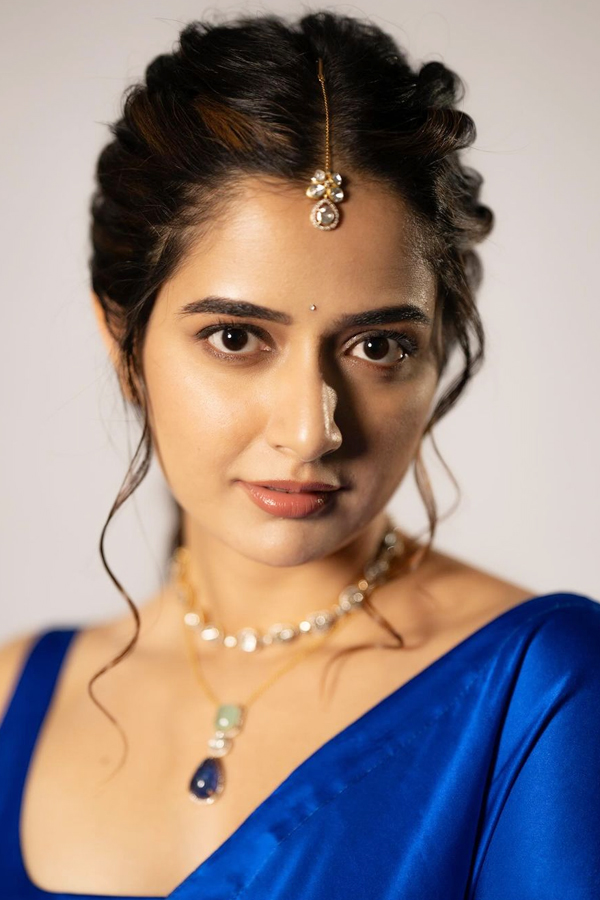 Naa Saami Ranga Heroine Ashika Ranganath Saree Photos - Sakshi11