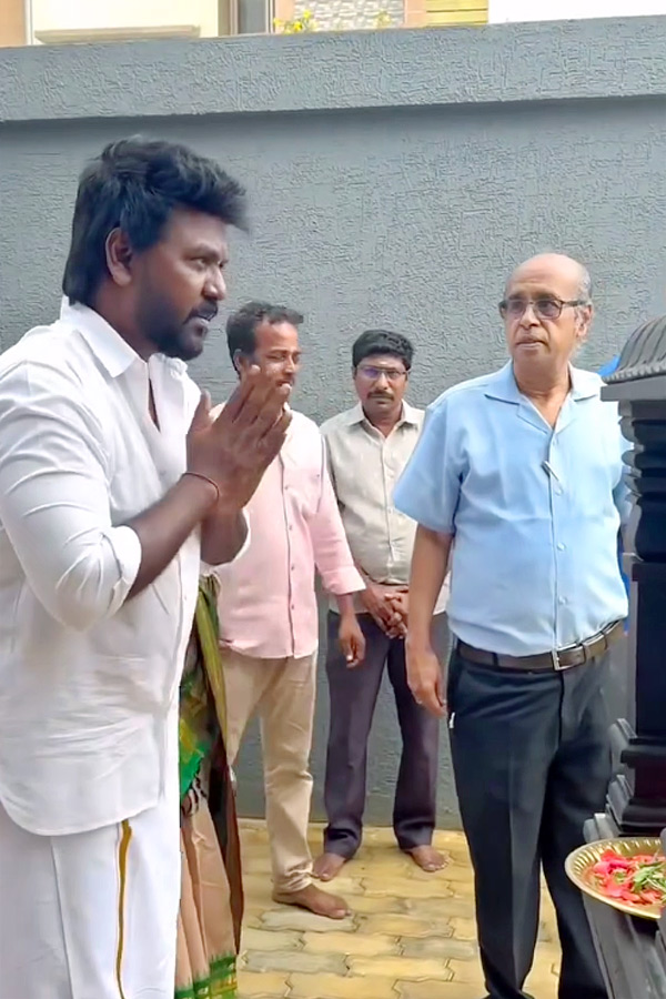 తల్లి కోసం గుడి కట్టిన స్టార్‌.. సందర్శించిన లారెన్స్‌ (ఫోటోలు ...