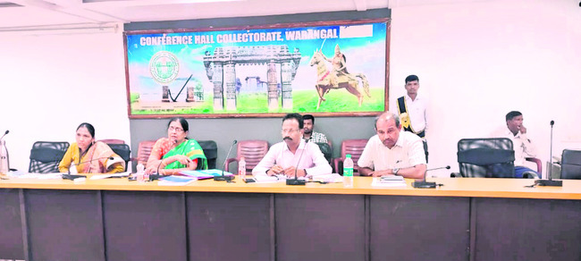 మాట్లాడుతున్న అదనపు కలెక్టర్‌ సంధ్యారాణి1