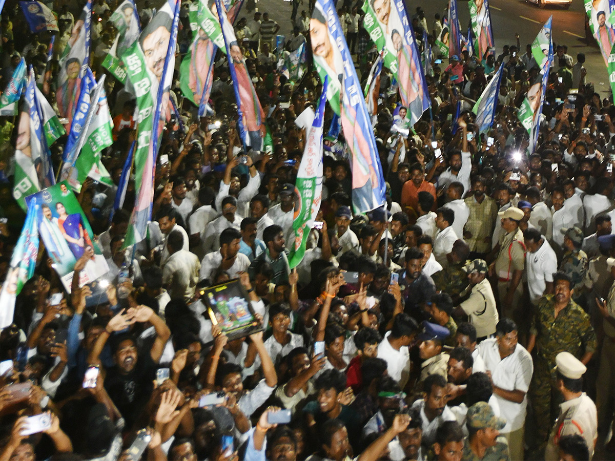 Fans Adorable Love Towards CM YS Jagan Photos - Sakshi16