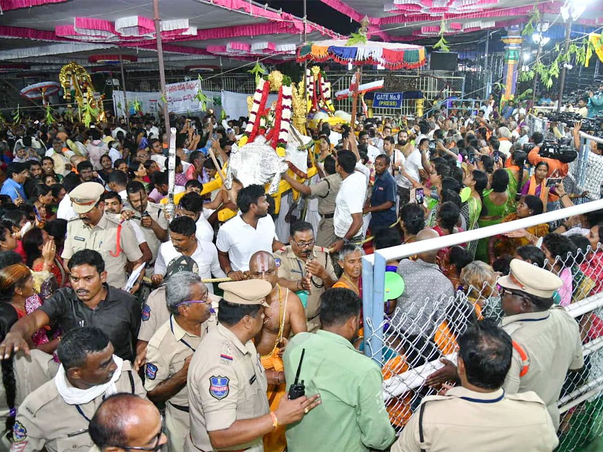 Sri Rama Navami: bhadrachalam lord rama kalyanam celebrations - Sakshi10