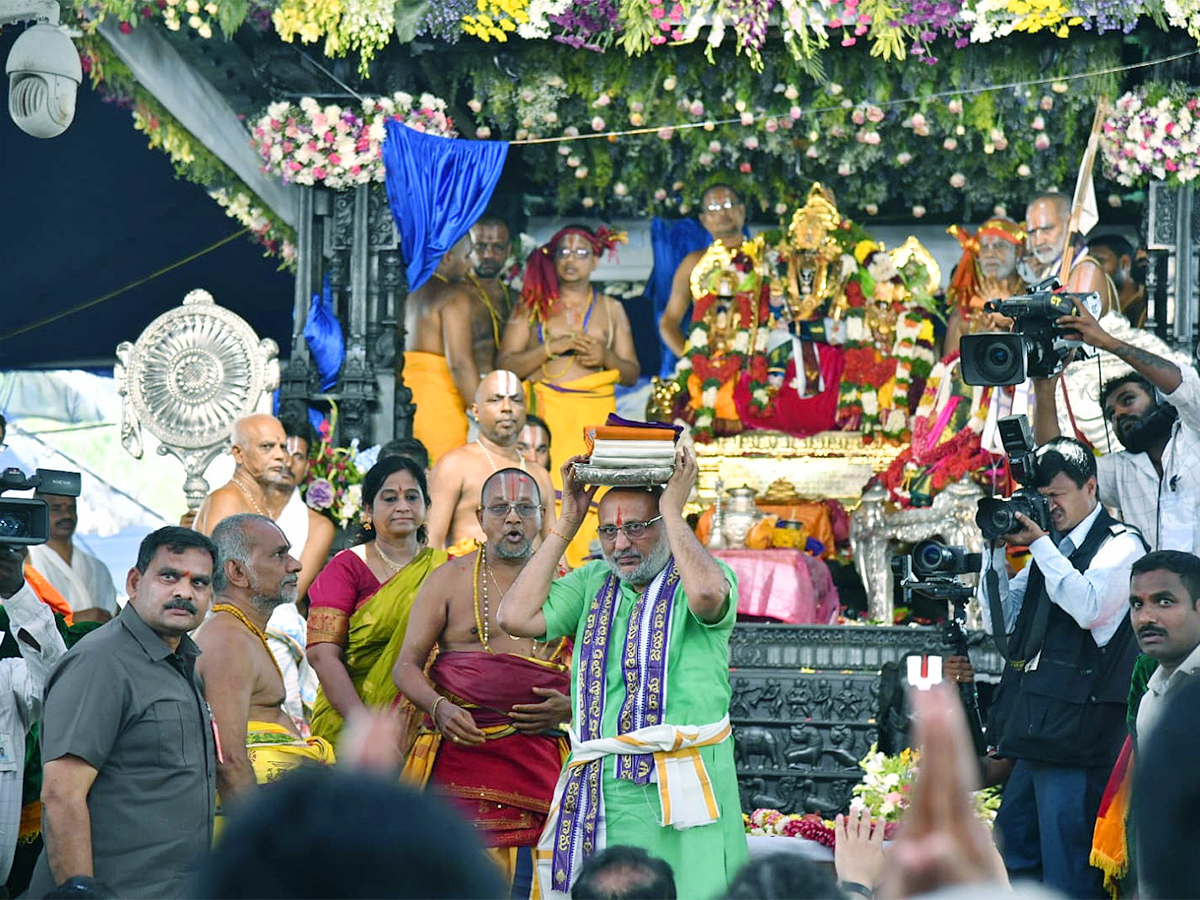 sri rama pattabhishekam 2024 bhadrachalam temple celebration photos - Sakshi3
