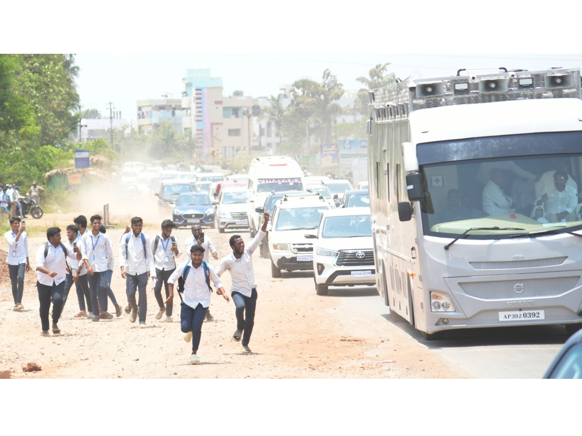 CM YS Jagan Memantha Siddham Bus Yatra Photos - Sakshi8
