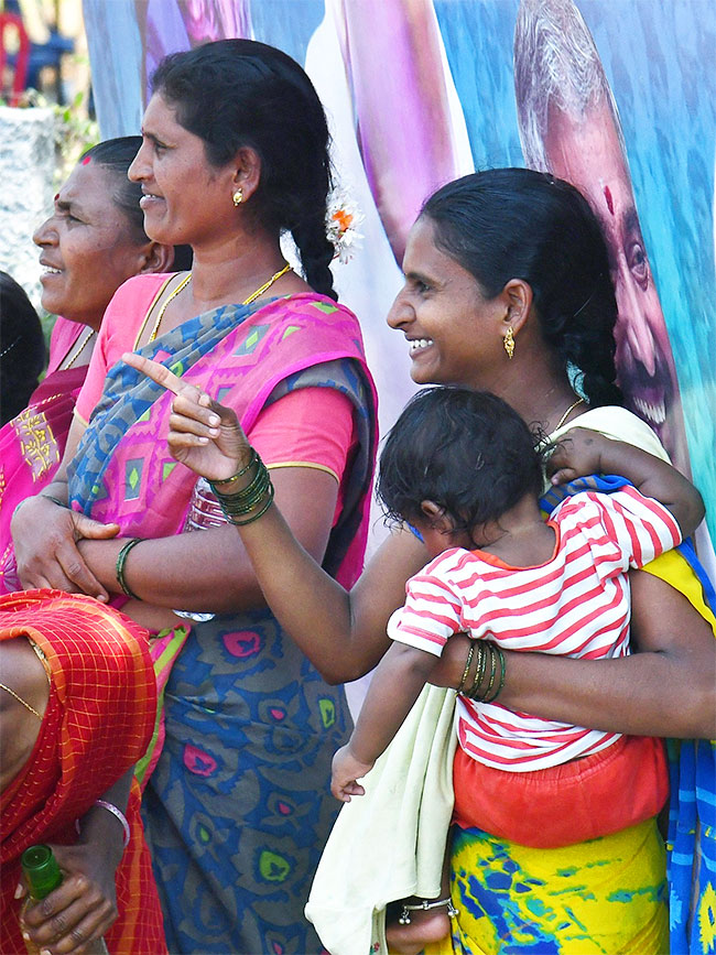 Chittoor: CM Jagan Memantha Siddham Bus Yatra Day 7 Photos - Sakshi16
