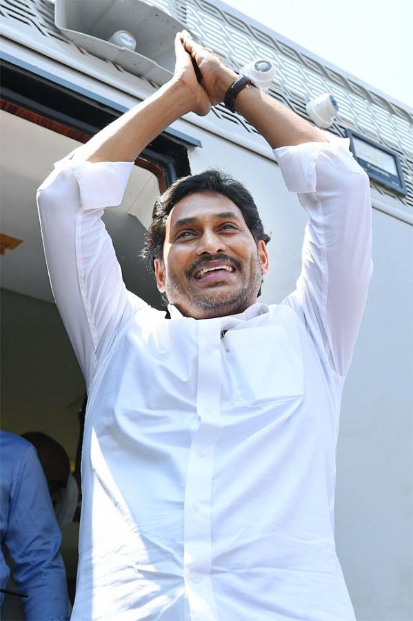 Chittoor: CM Jagan Memantha Siddham Bus Yatra Day 7 Photos - Sakshi21