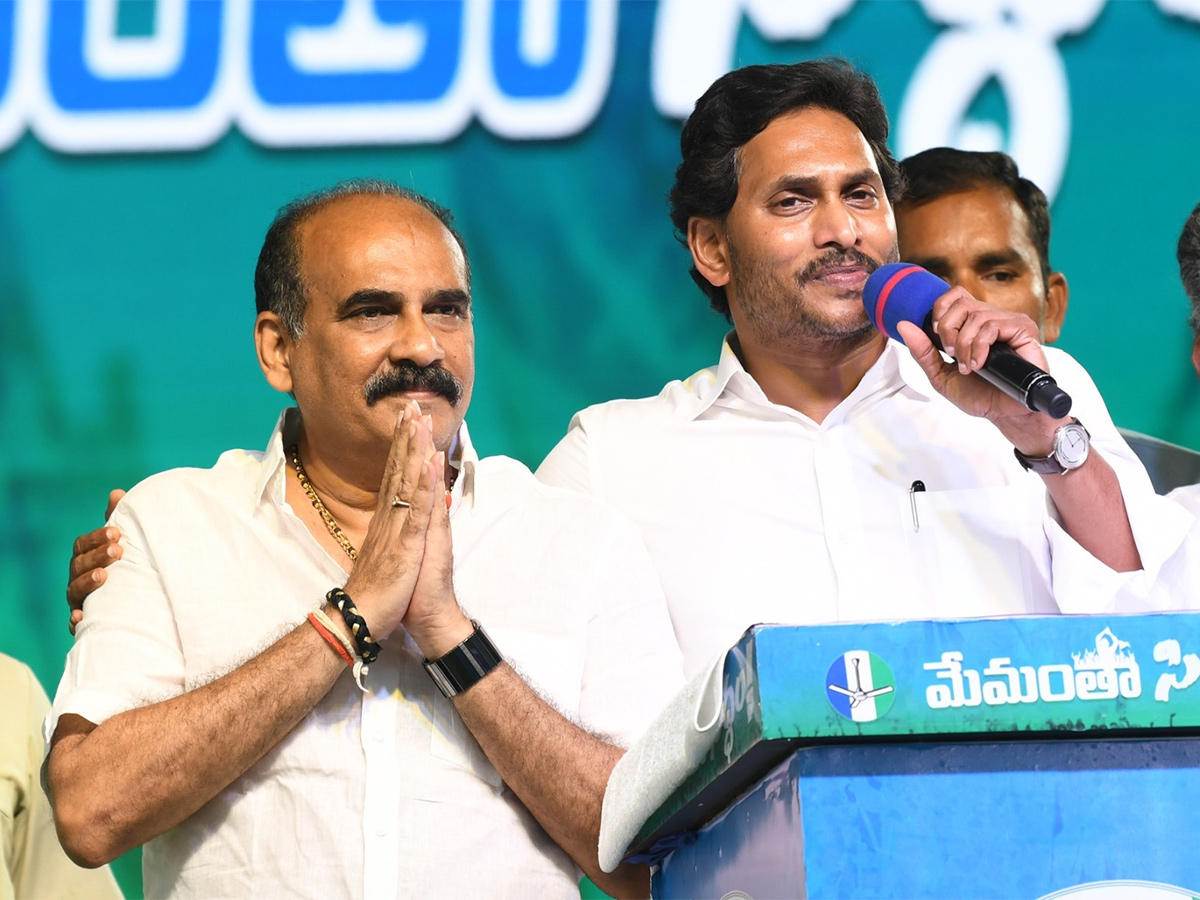 AP CM YS Jagan Public Meeting at Konakanametla Junction Memantha Siddham - Sakshi46