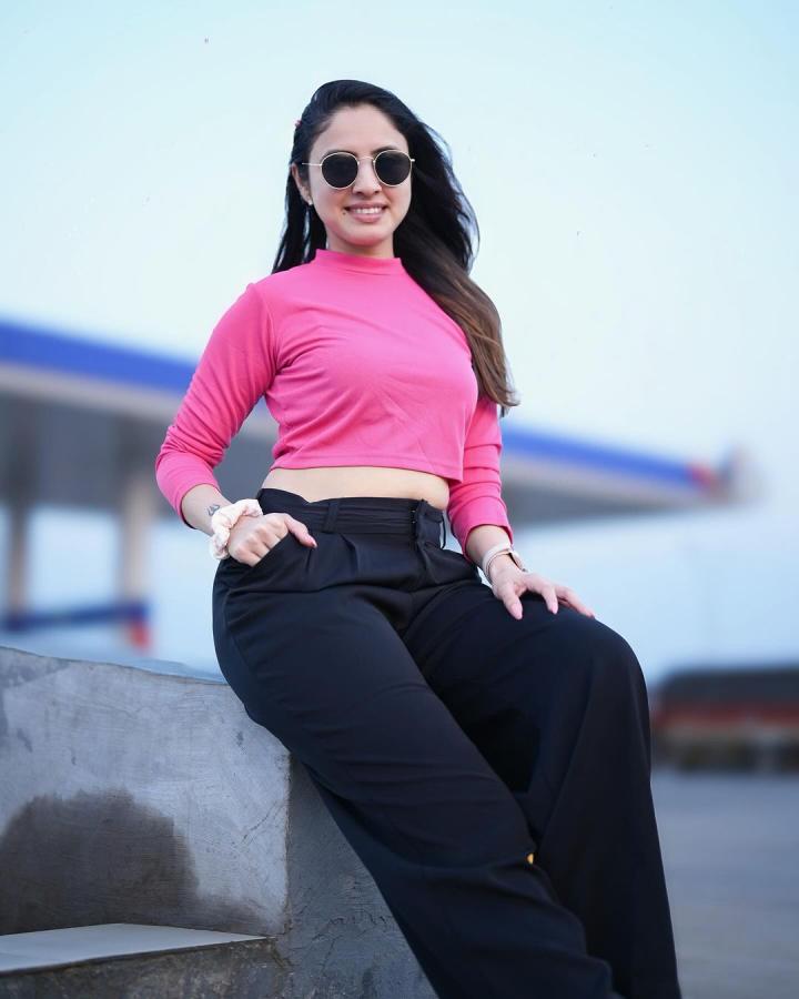 Priyanka Kholgade Latest HD Photos Goes Viral10