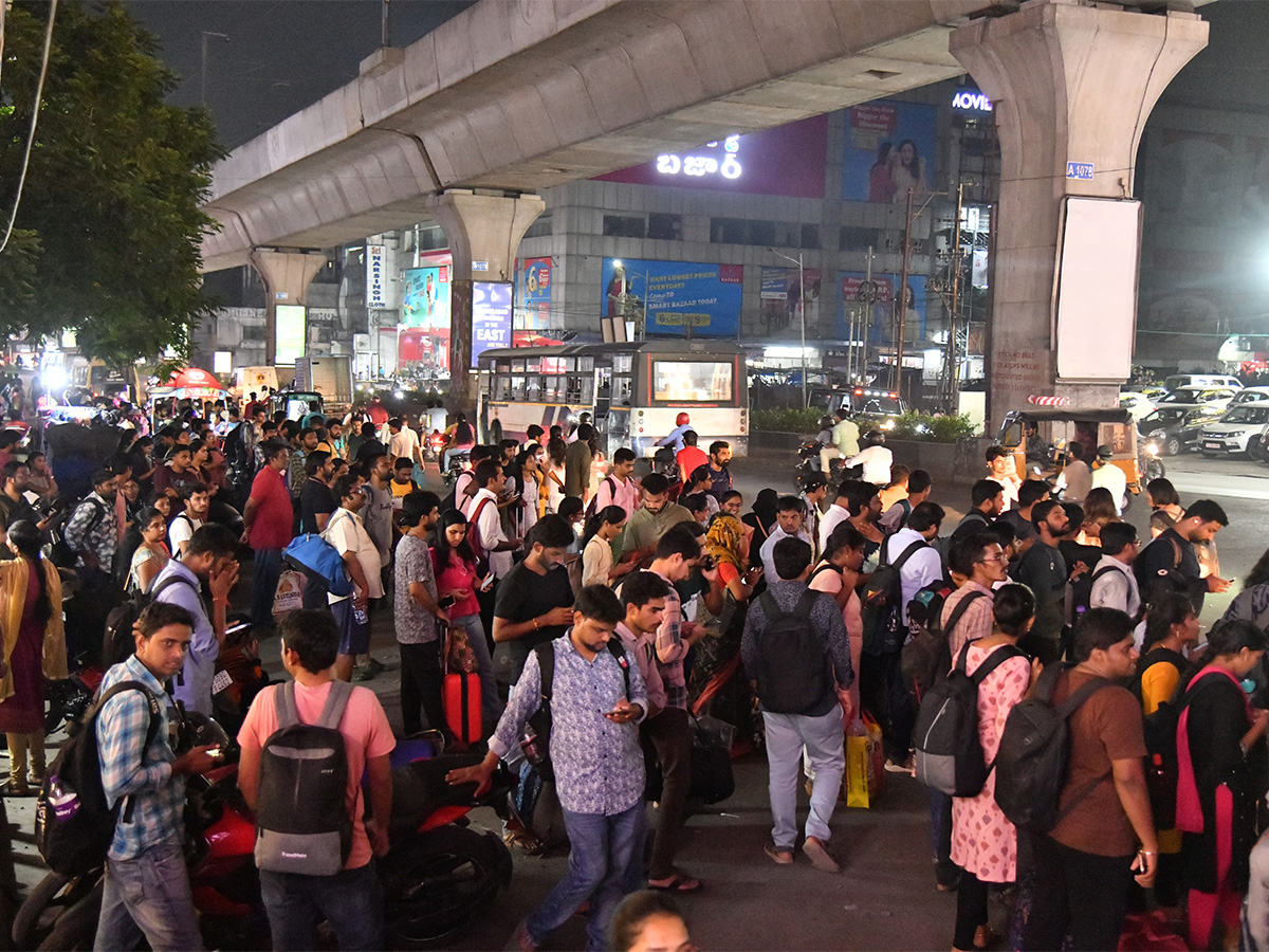 AP Elections 2024: Voters Rush to Home Towns3