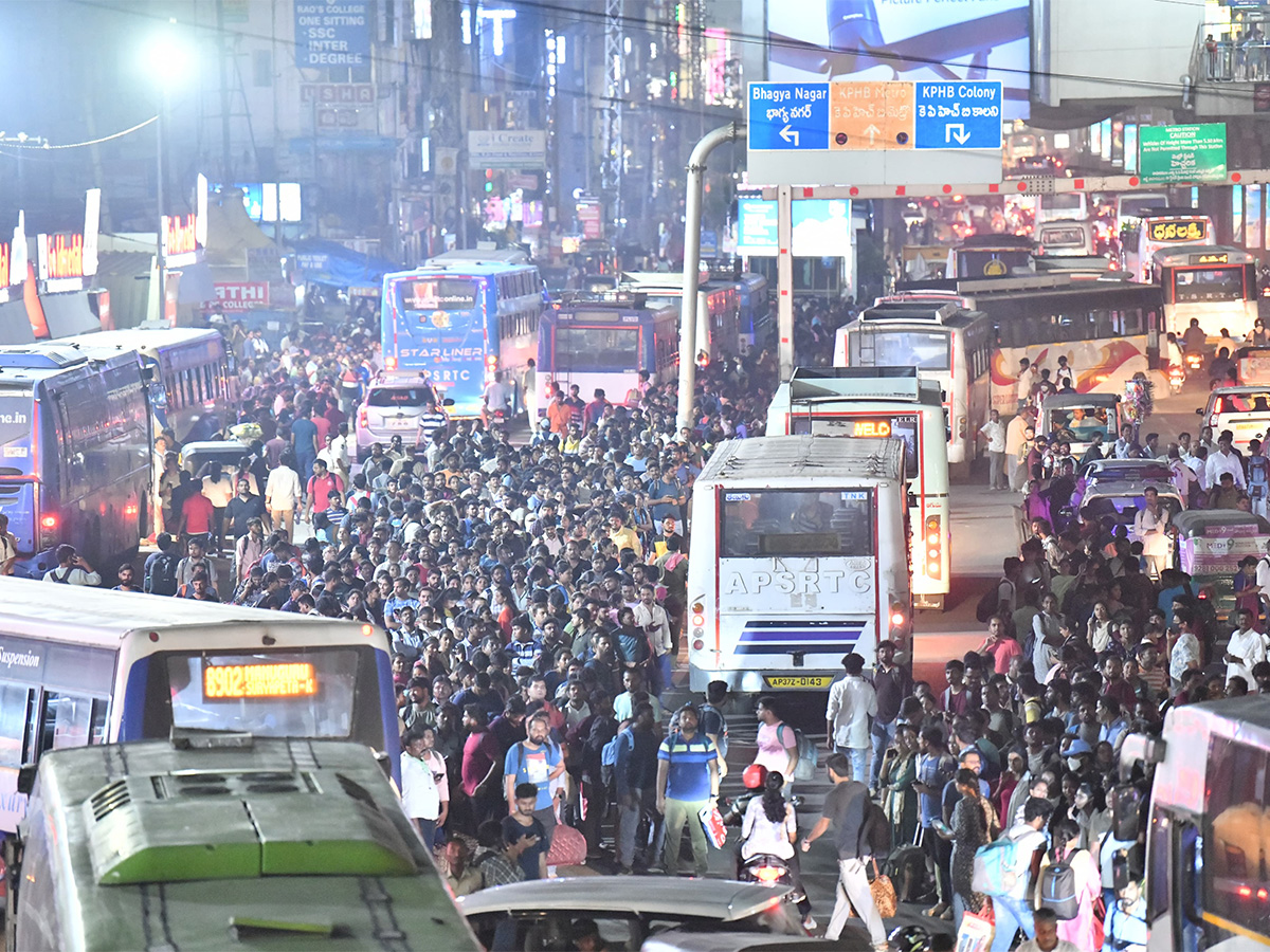 AP Elections 2024: Voters Rush to Home Towns7