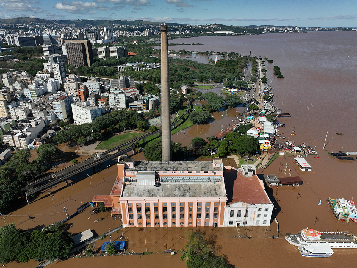Brazil floods: Hundreds of Rio Grande do Sul towns under water photos32