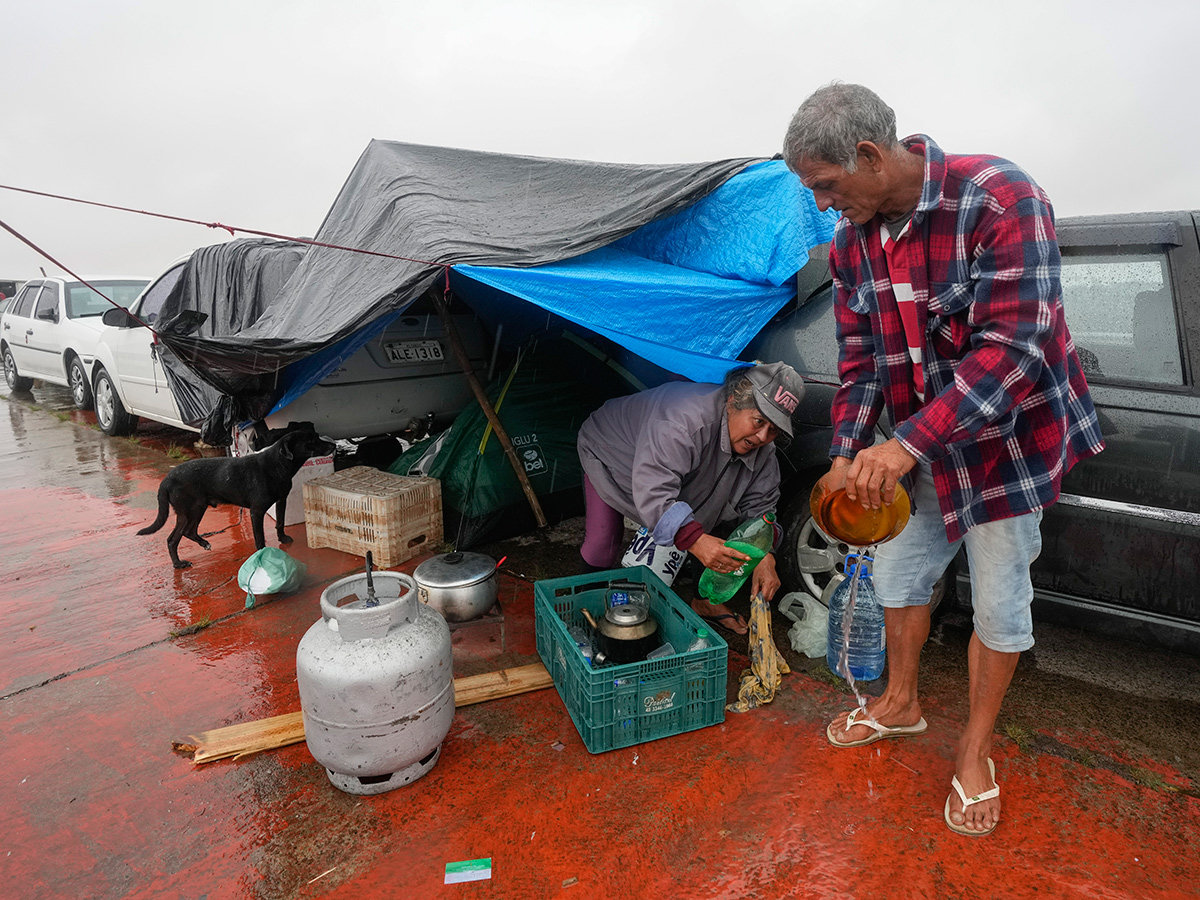 Brazil floods: Hundreds of Rio Grande do Sul towns under water photos5