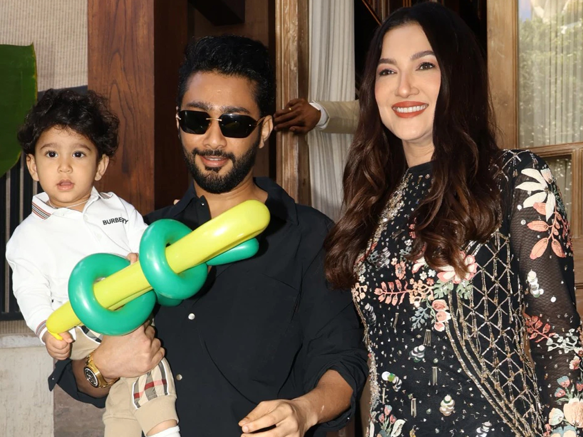  Mother's Day 2024: Check These Beautiful Bollywood Mothers 12