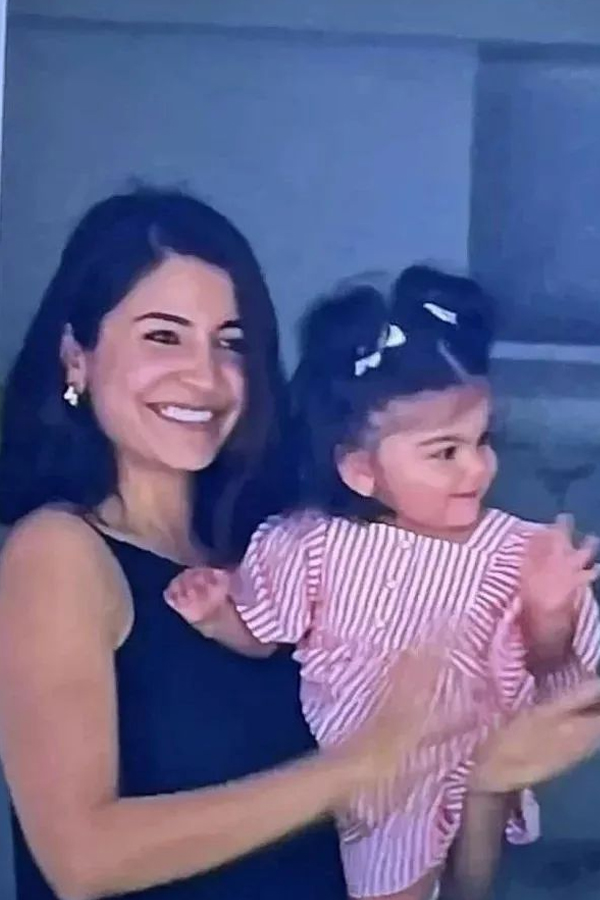  Mother's Day 2024: Check These Beautiful Bollywood Mothers 5