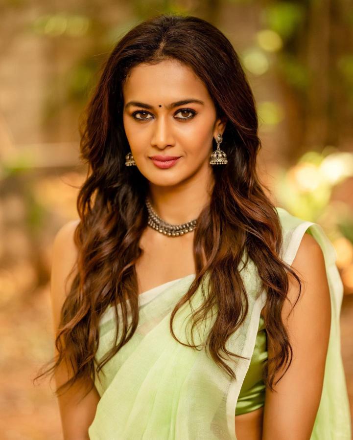 Actress Shubra Aiyappa Latest Photos Goes Viral4
