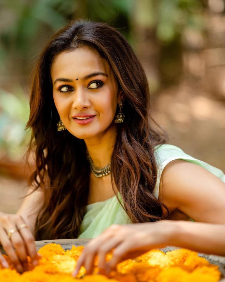 Actress Shubra Aiyappa Latest Photos Goes Viral8