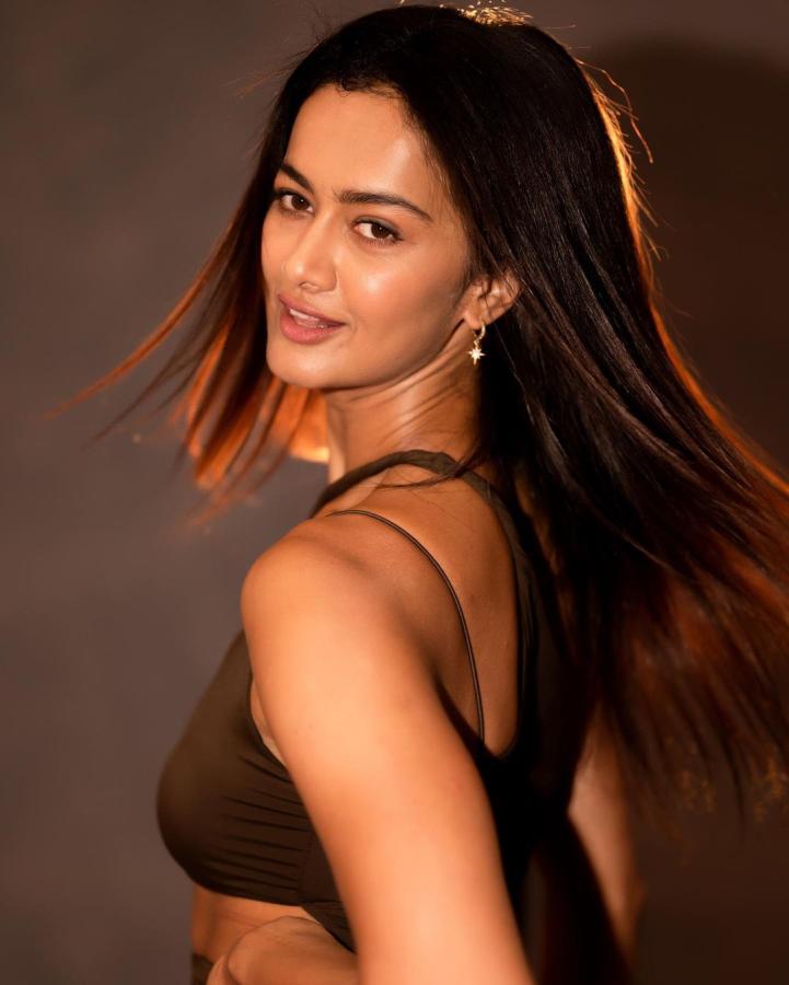 Actress Shubra Aiyappa Latest Photos Goes Viral22