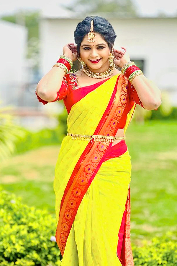 Telugu Actress Sireesha Announces Separation With Her Husband Naveen Photos2