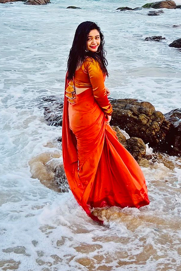 Telugu Actress Sireesha Announces Separation With Her Husband Naveen Photos16