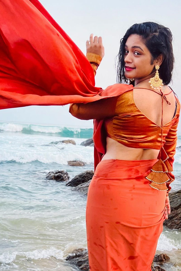 Telugu Actress Sireesha Announces Separation With Her Husband Naveen Photos19