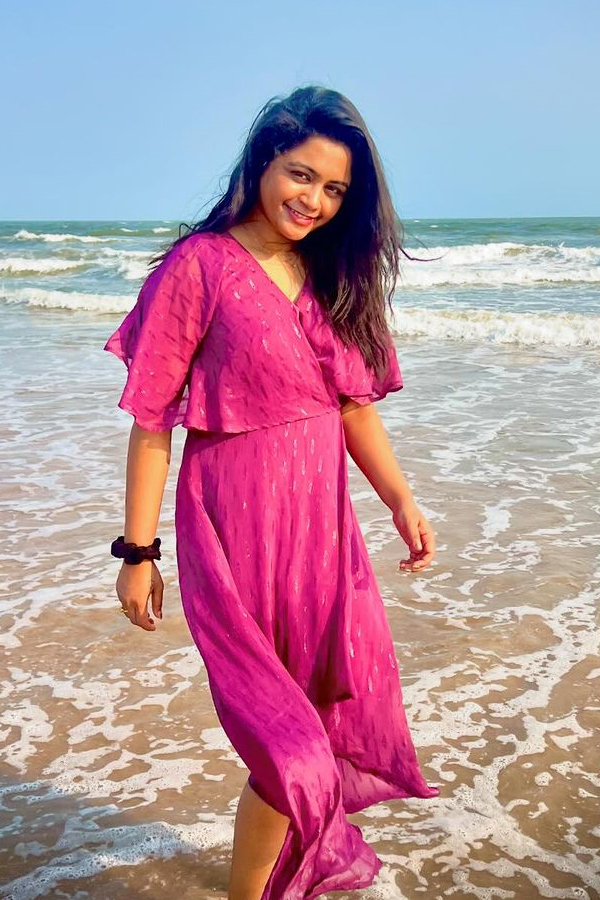 Telugu Actress Sireesha Announces Separation With Her Husband Naveen Photos20