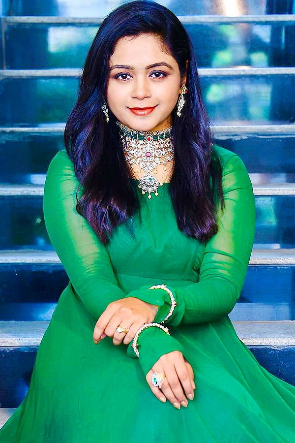 Telugu Actress Sireesha Announces Separation With Her Husband Naveen Photos3
