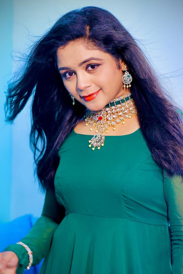 Telugu Actress Sireesha Announces Separation With Her Husband Naveen Photos21