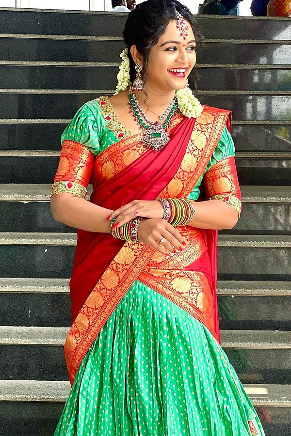 Telugu Actress Sireesha Announces Separation With Her Husband Naveen Photos8