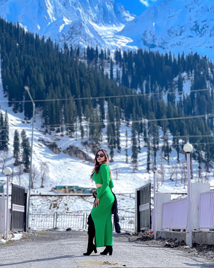 Bigg Boss OTT 2 Contestant Manisha Rani Latest Outfit Photos Goes Viral13