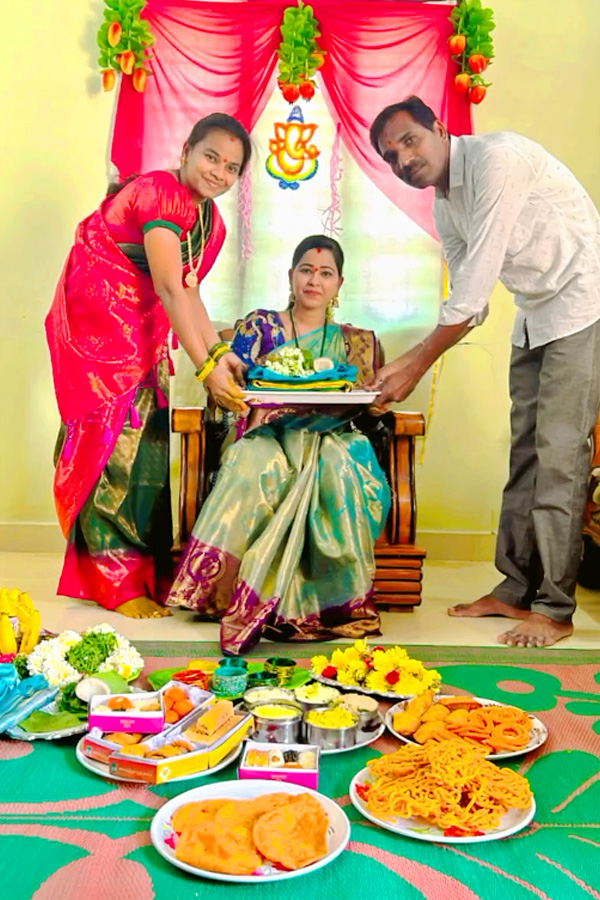 Actress Swapna Kondamma Varakavi Shares Seemantham Photos3