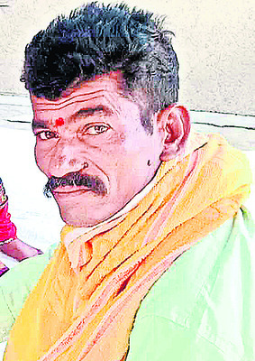 చెట్టు మీదపడి కూలీ మృతి
1
