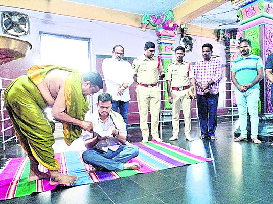 రాములోరికి ప్రత్యేక పూజలు3