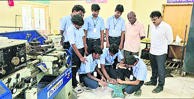 ఐటీఐతో భవిష్యత్తు3