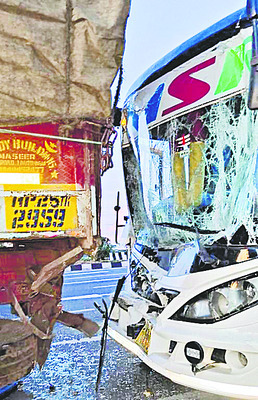 ప్రాణం తీసిన ఈత సరదా
1