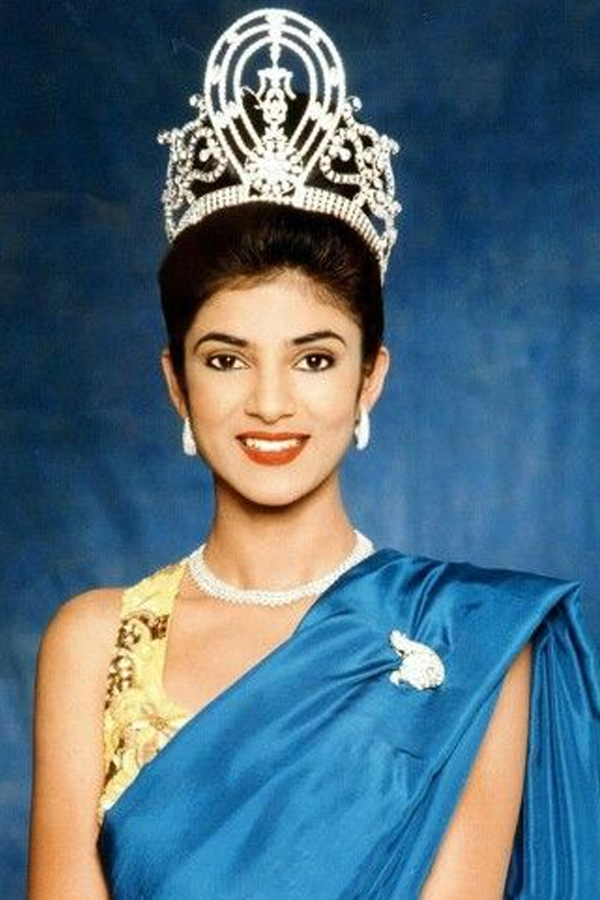 Photos Of Sushmita Sen 30 years As Miss Universe11