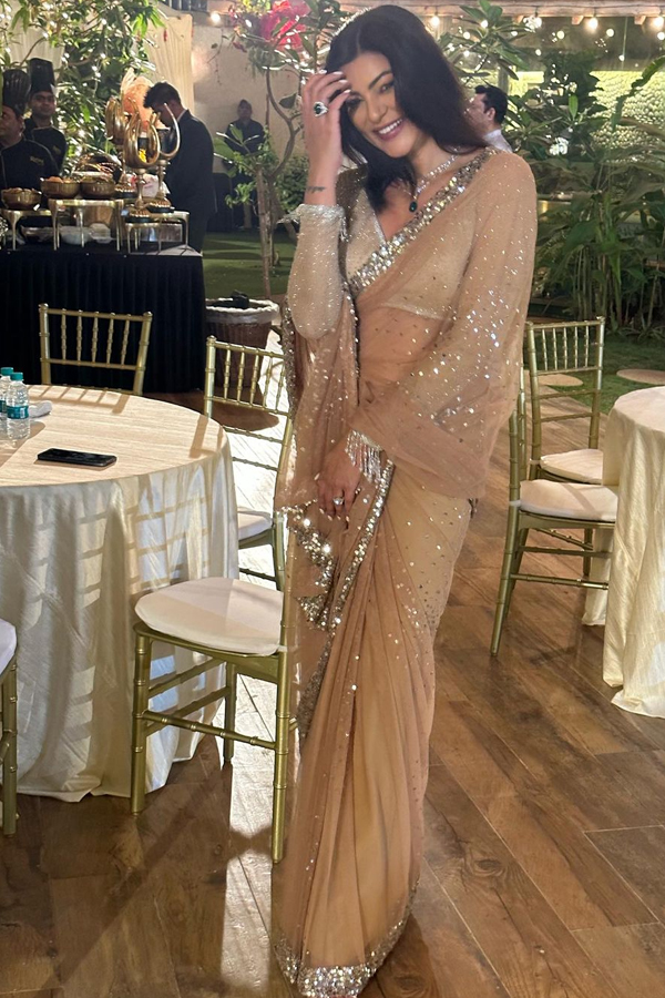 Photos Of Sushmita Sen 30 years As Miss Universe14