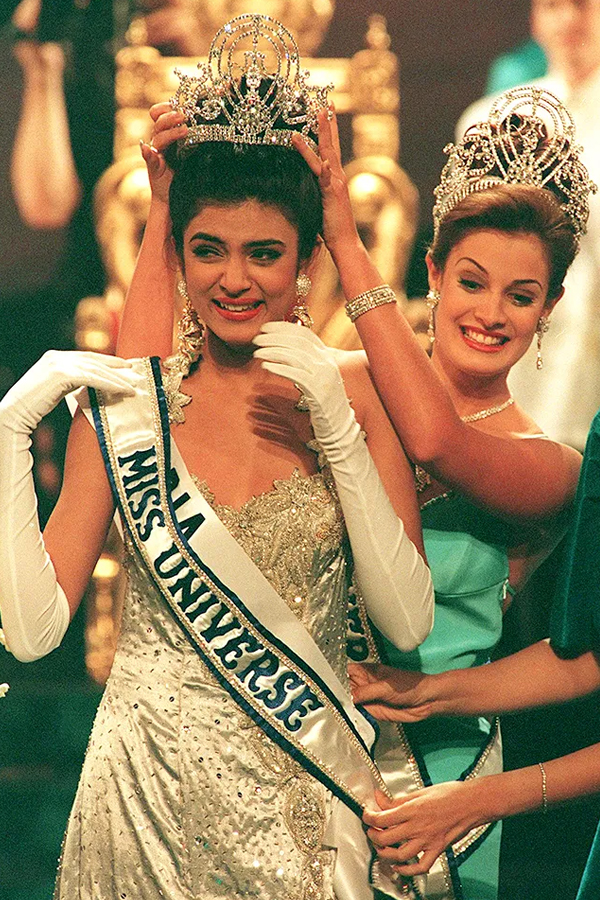 Photos Of Sushmita Sen 30 years As Miss Universe6