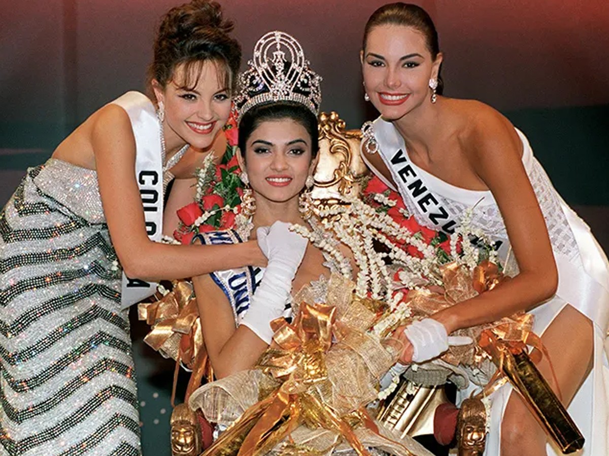 Photos Of Sushmita Sen 30 years As Miss Universe8