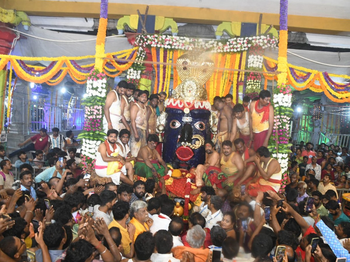 Last Day Of Tirupati Sri Tataya Gunta Gangamma Jatara21
