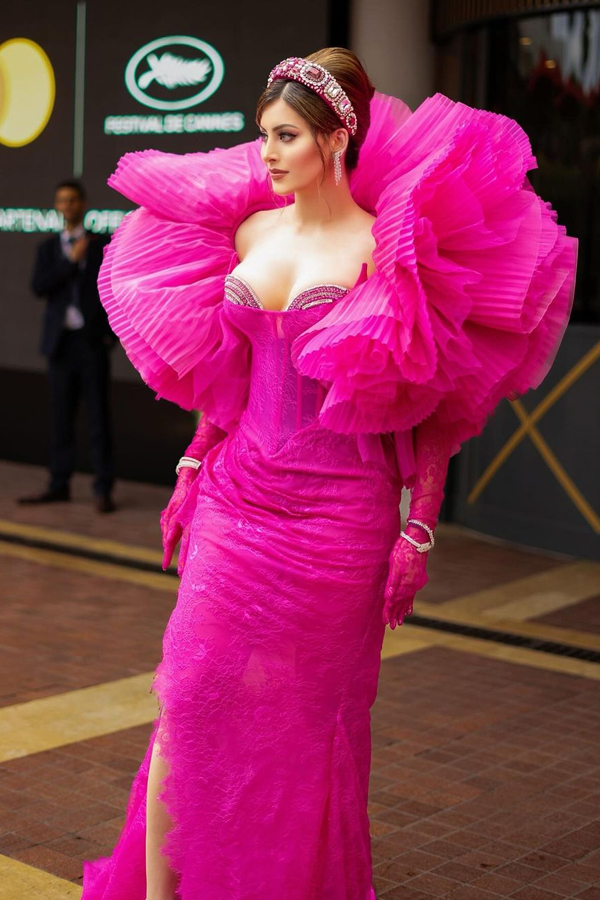 Urvashi Rautela Stuns Everyone In Cannes Film Festival 202429