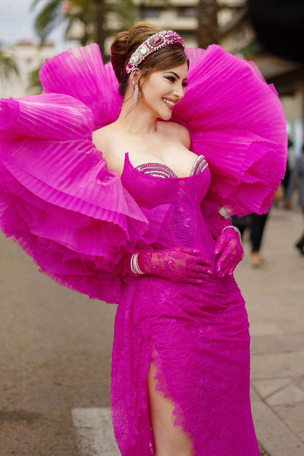 Urvashi Rautela Stuns Everyone In Cannes Film Festival 202430