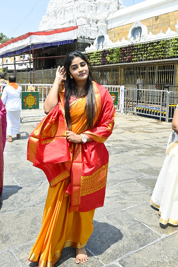 Actress Dimple Hayathi Visits Tirumala Temple Photos2