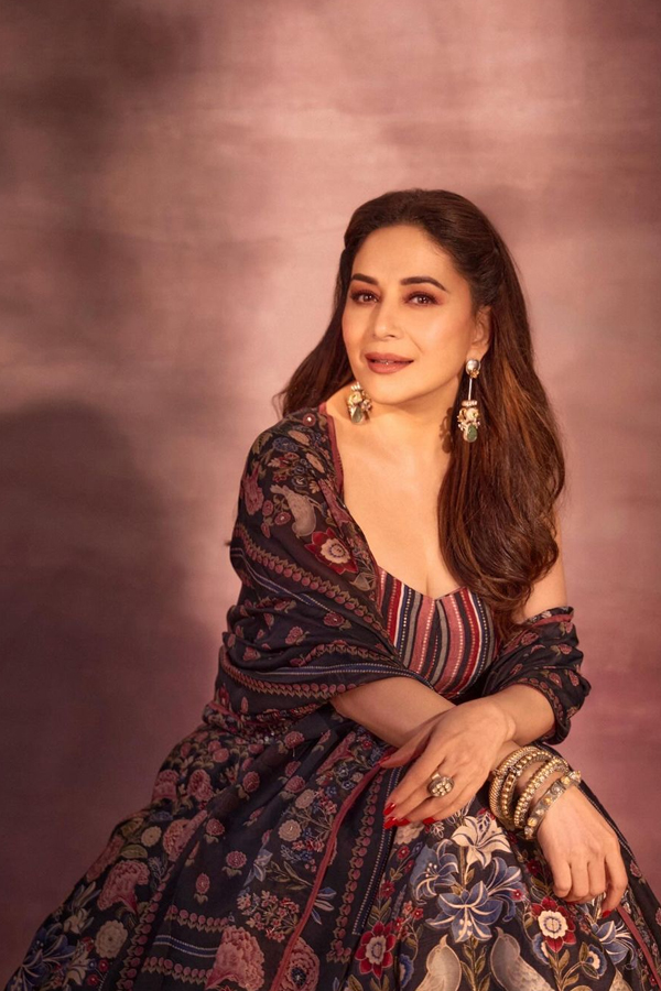 Madhuri Dixit Photos At Dance Deewane 4 Set4